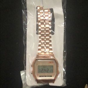 authentic Casio, Has battery, New rosegold watch